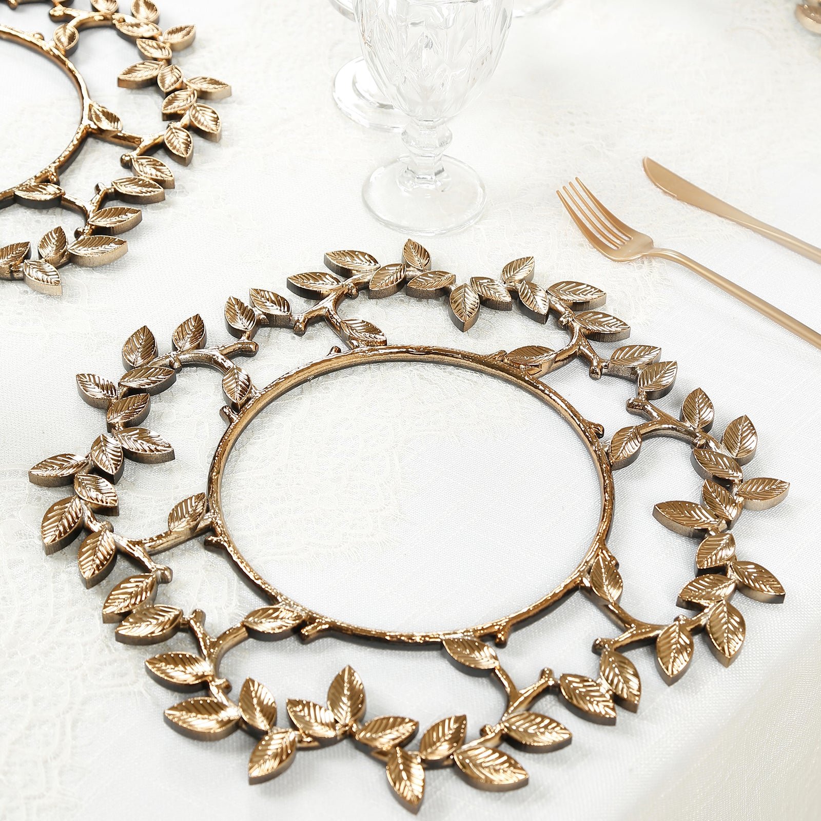 6 Pack Acrylic Plastic Charger Plates in Gold Leaf Wreath Design – 13" Round Decorative Dinner Table Plates